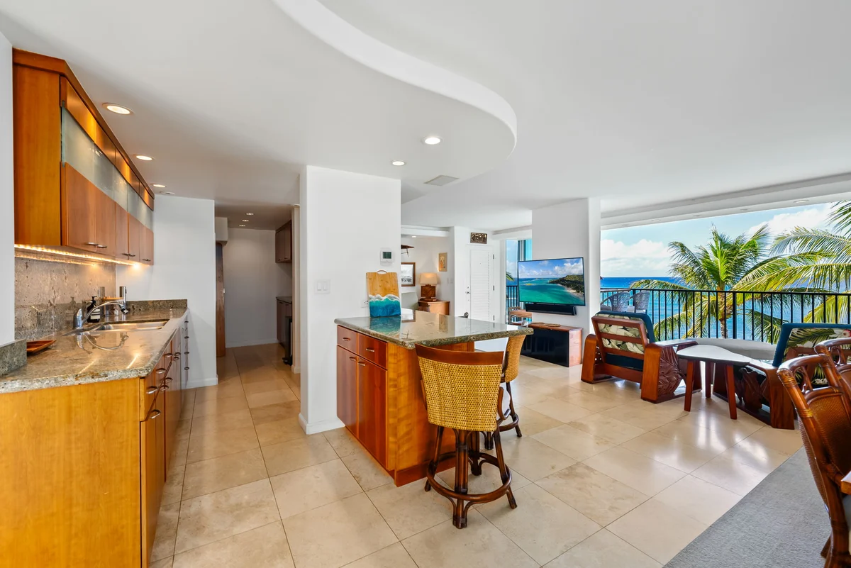 Kaimana Beach Penthouse #51