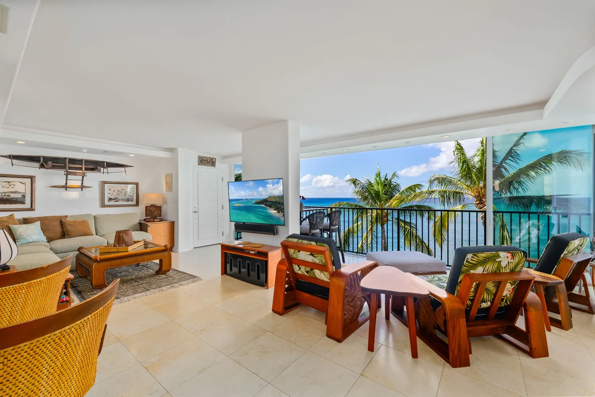 Kaimana Beach Penthouse #39