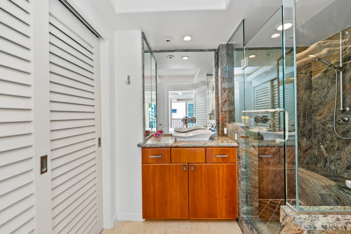 Kaimana Beach Penthouse #88