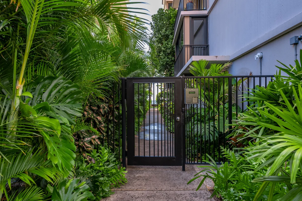 Kaimana Beach Penthouse #85