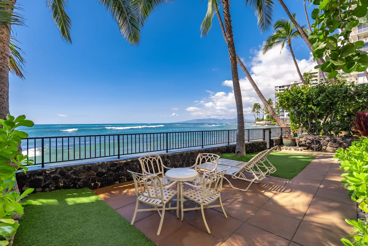 Kaimana Beach Penthouse #69