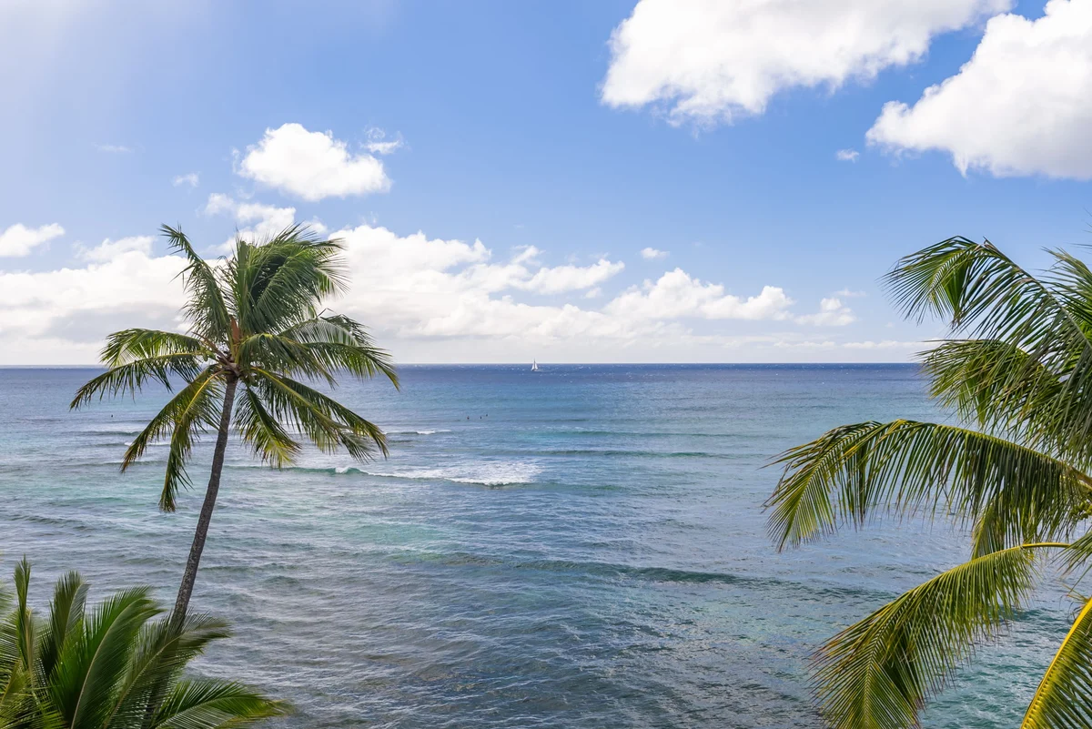 Kaimana Beach Penthouse #76