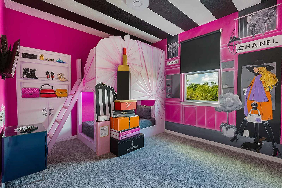 1772CV - 8 Bed - Fashionista Funhouse - SR006V #96