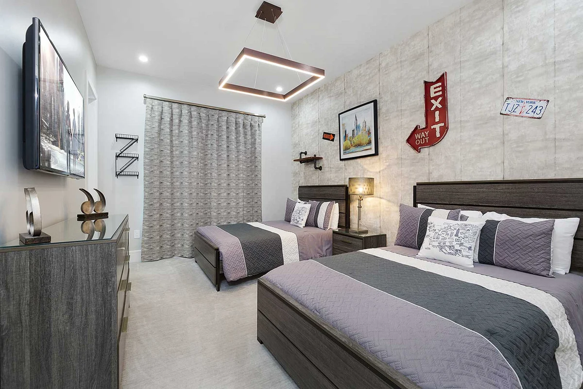 751GB - 9 Bed - Stephen's Crib - W318 #105