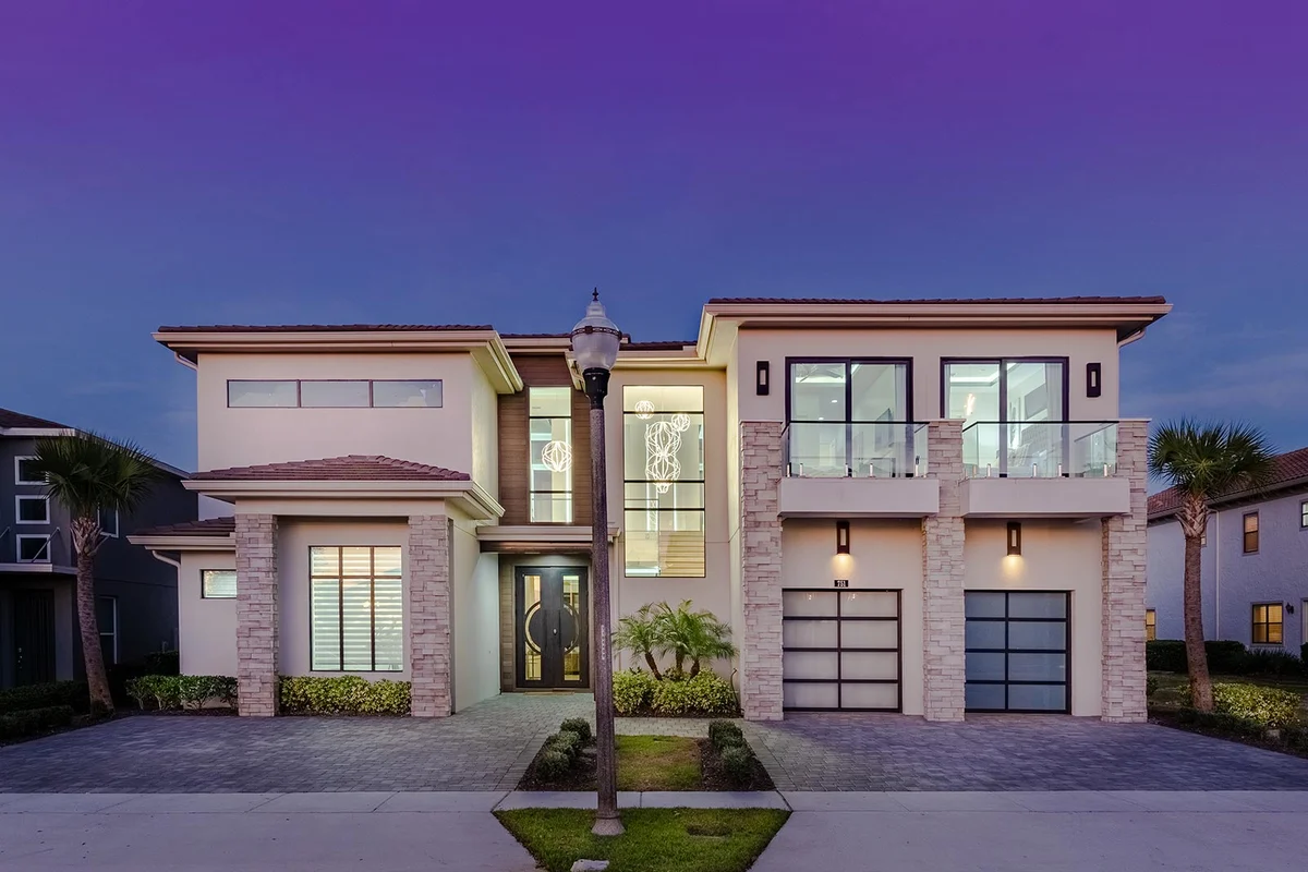 751GB - 9 Bed - Stephen's Crib - W318 #92
