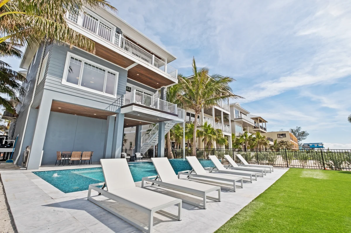 Beachfront Paradise #99