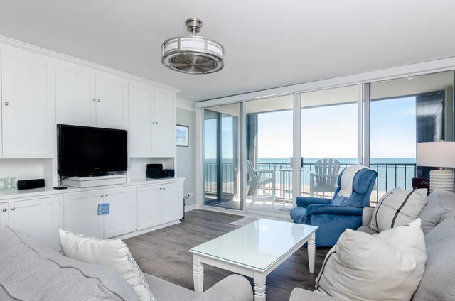 W258 - 6C by the Sea #43