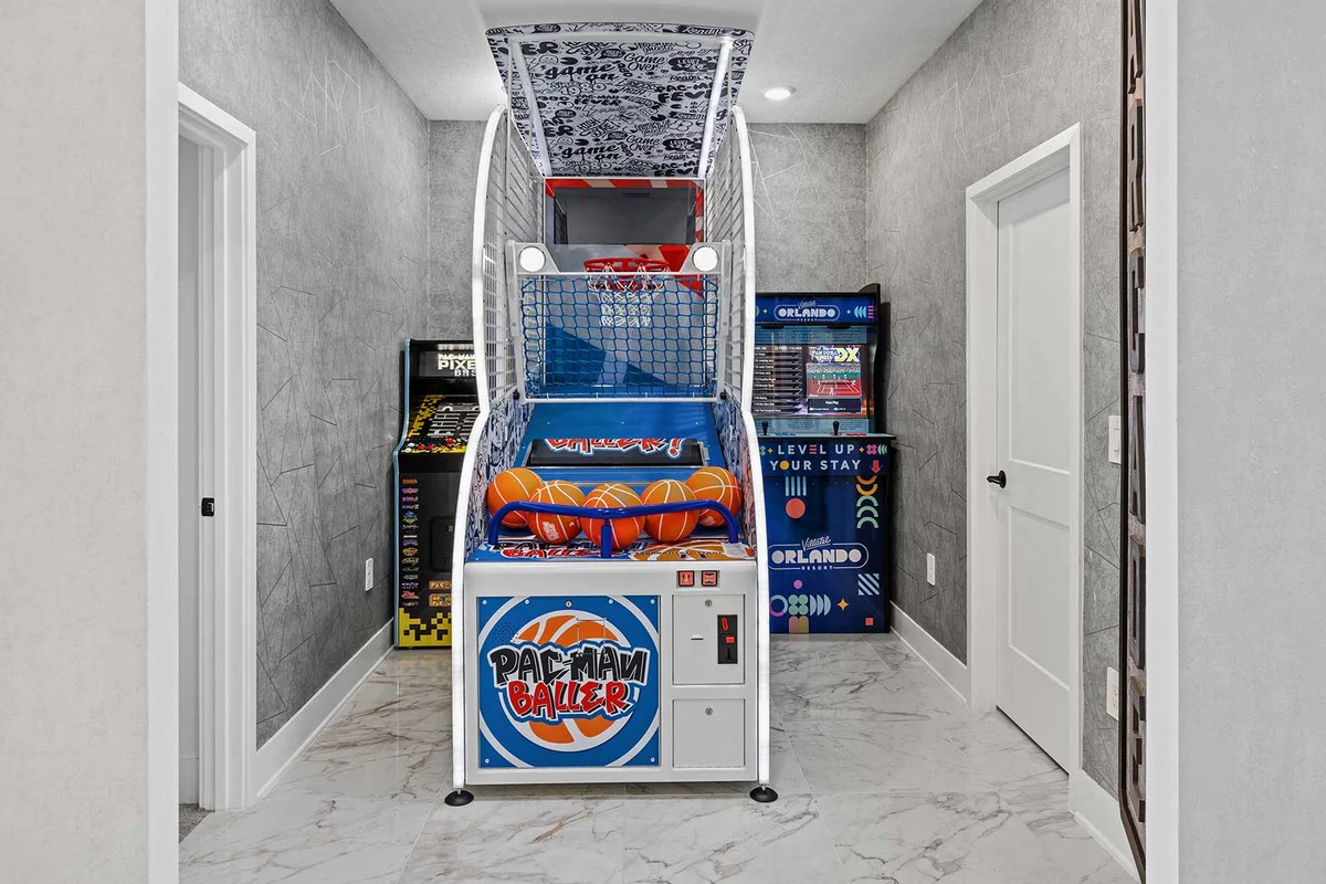 VOR4727HW: 7 Bed, Bricktopia, Petting Zoo, Gaming Nook #81