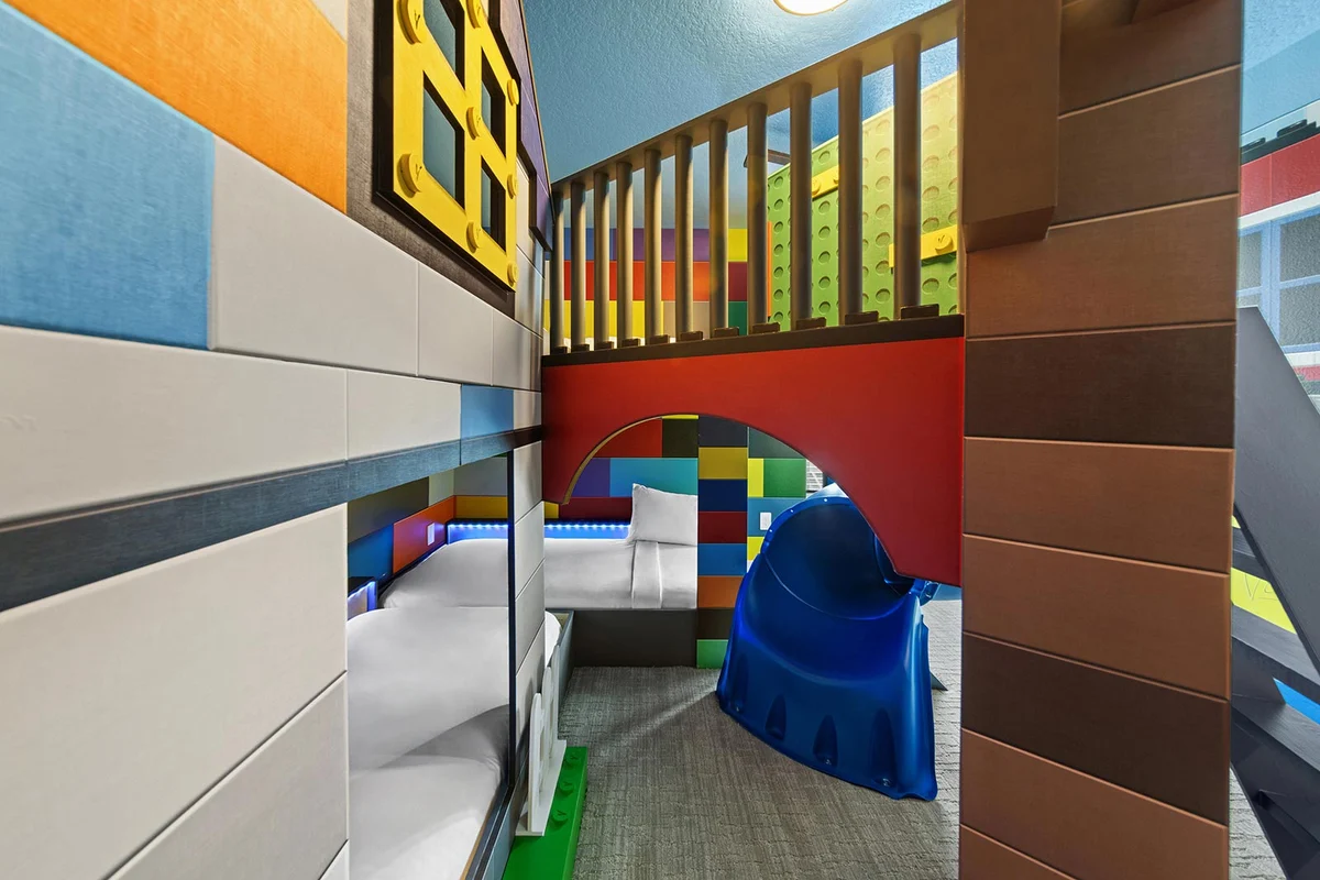 VOR4727HW: 7 Bed, Bricktopia, Petting Zoo, Gaming Nook #78