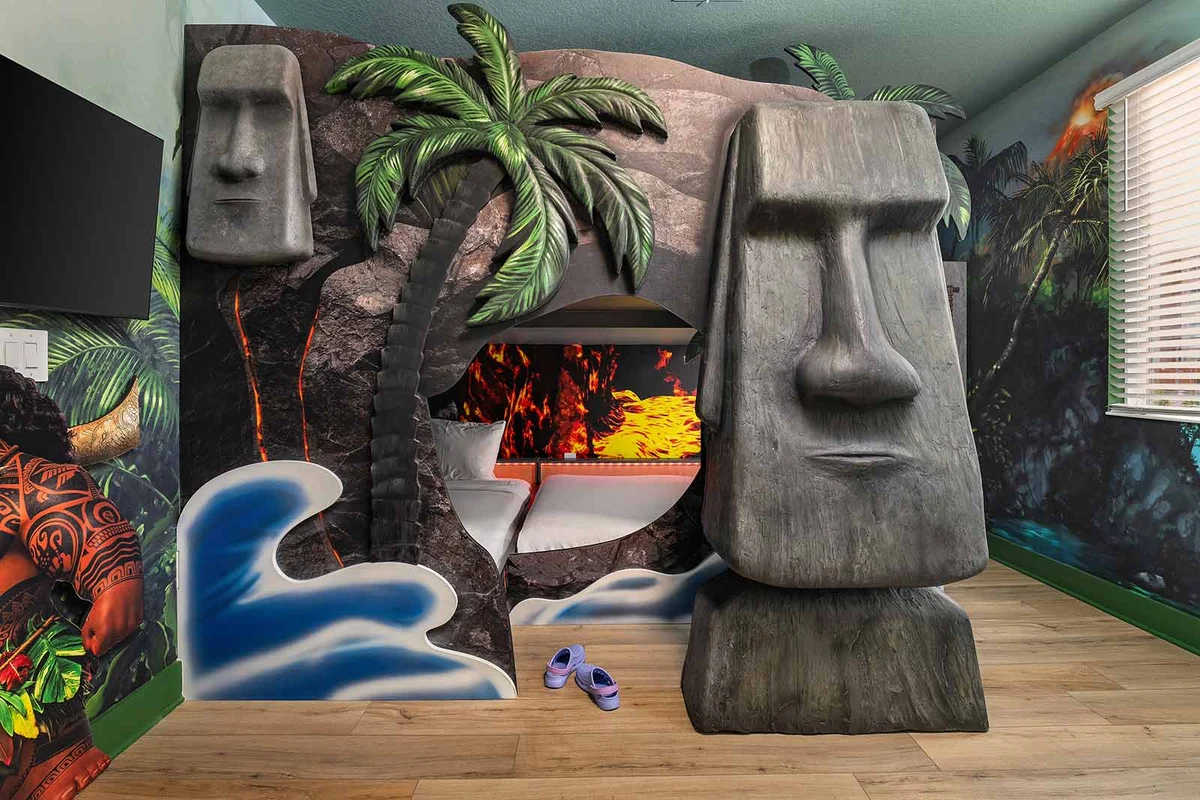 VOR5421CD: 9 Bed, Volcano, Imagination Lab, Theater #69