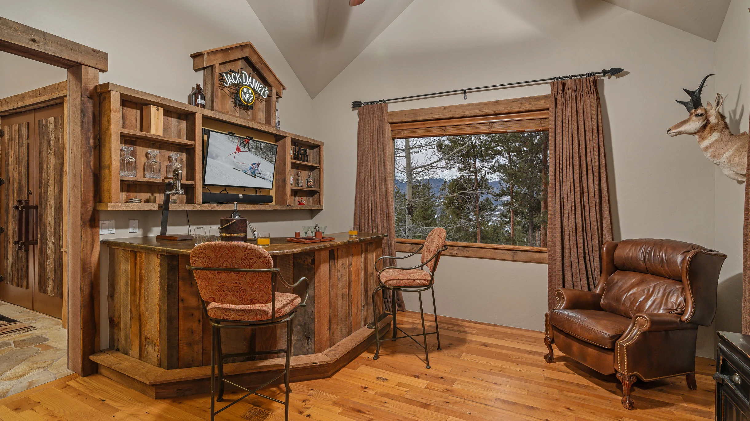 Alpenglow Peaks Lodge #44