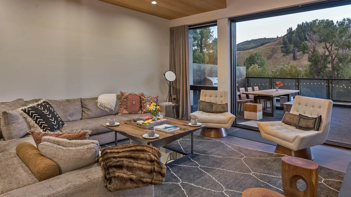 Butterfly Lofts - West #25