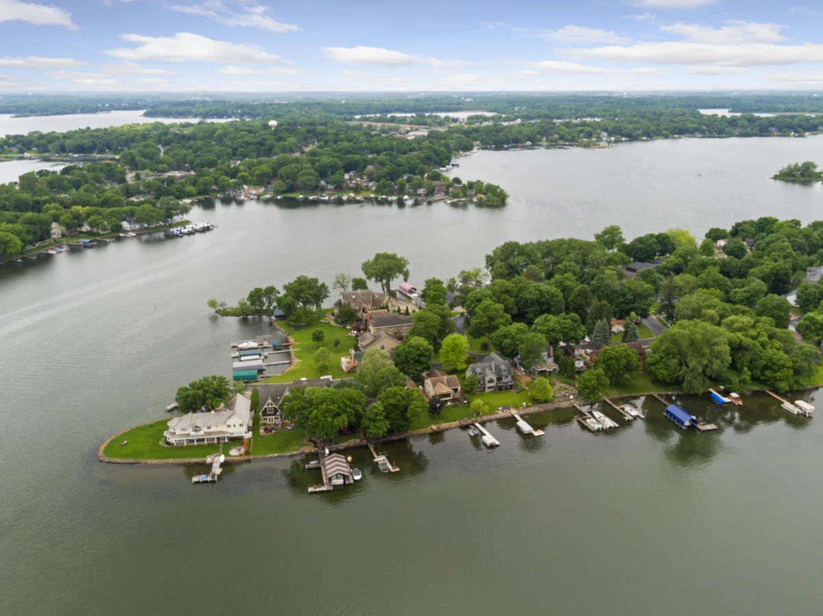 Lakefront Luxury #44