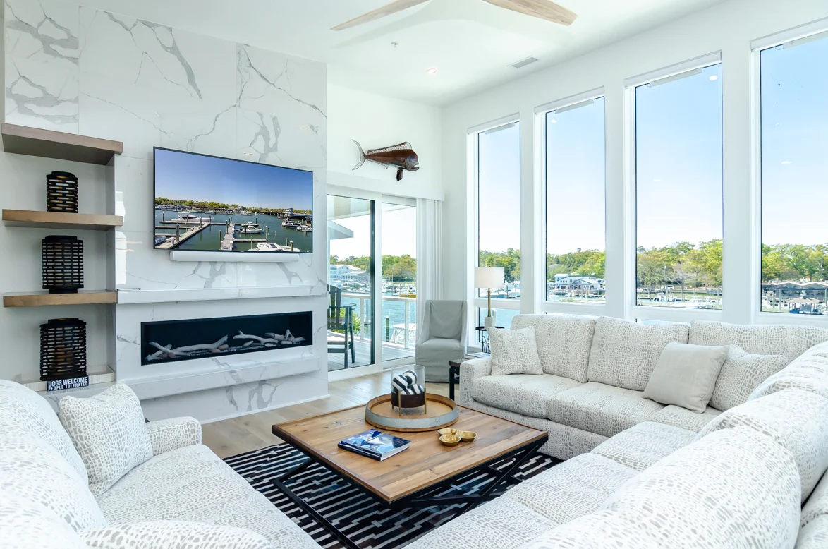 W416 - The Commodore's Penthouse property photo 2