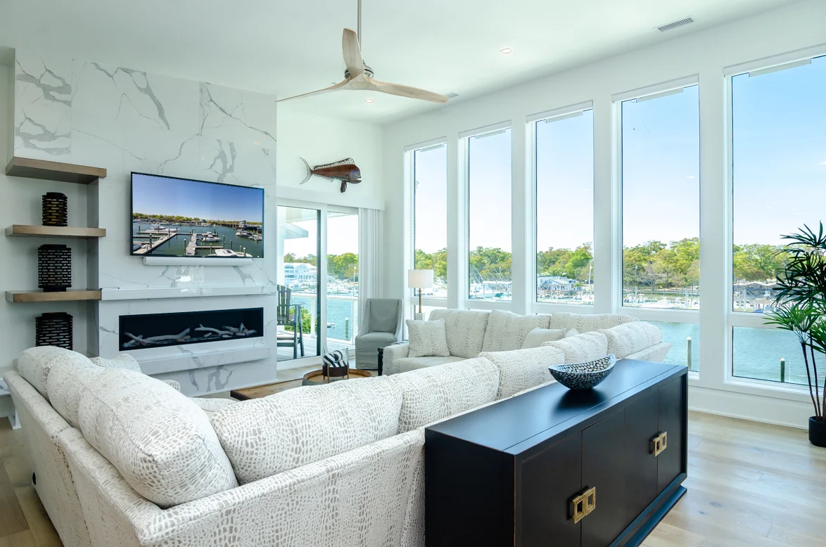 W416 - The Commodore's Penthouse property photo 3