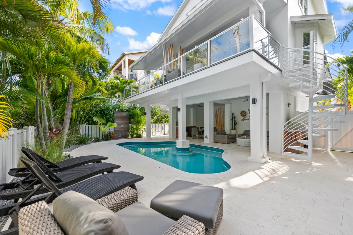 Coconut Palm Paradise #100