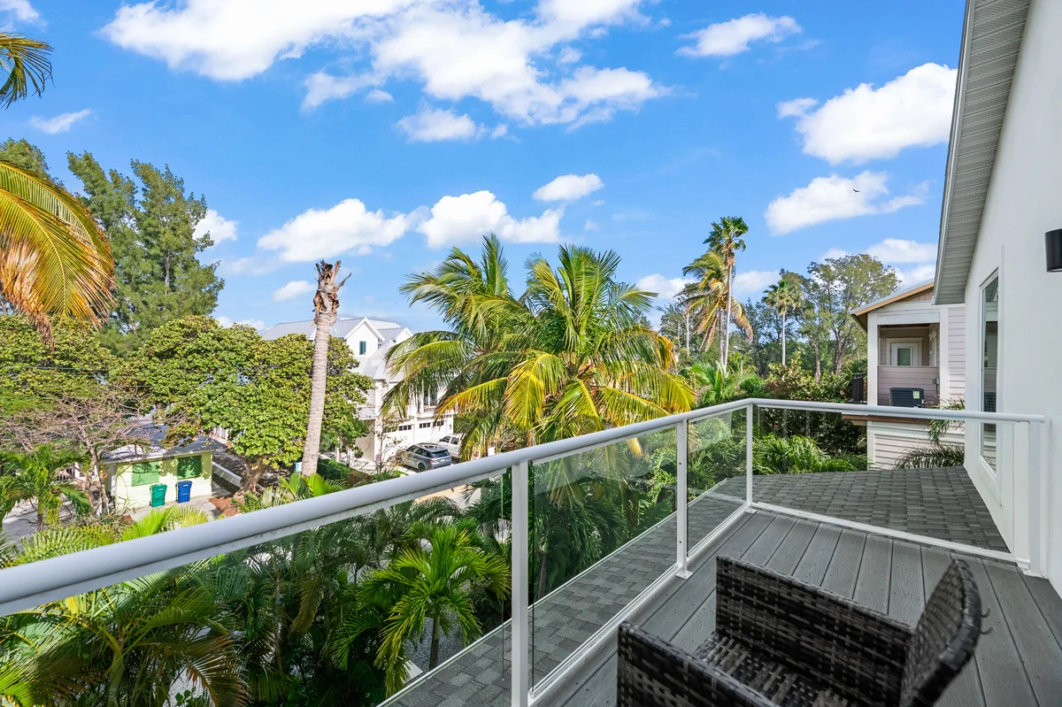 Coconut Palm Paradise #121