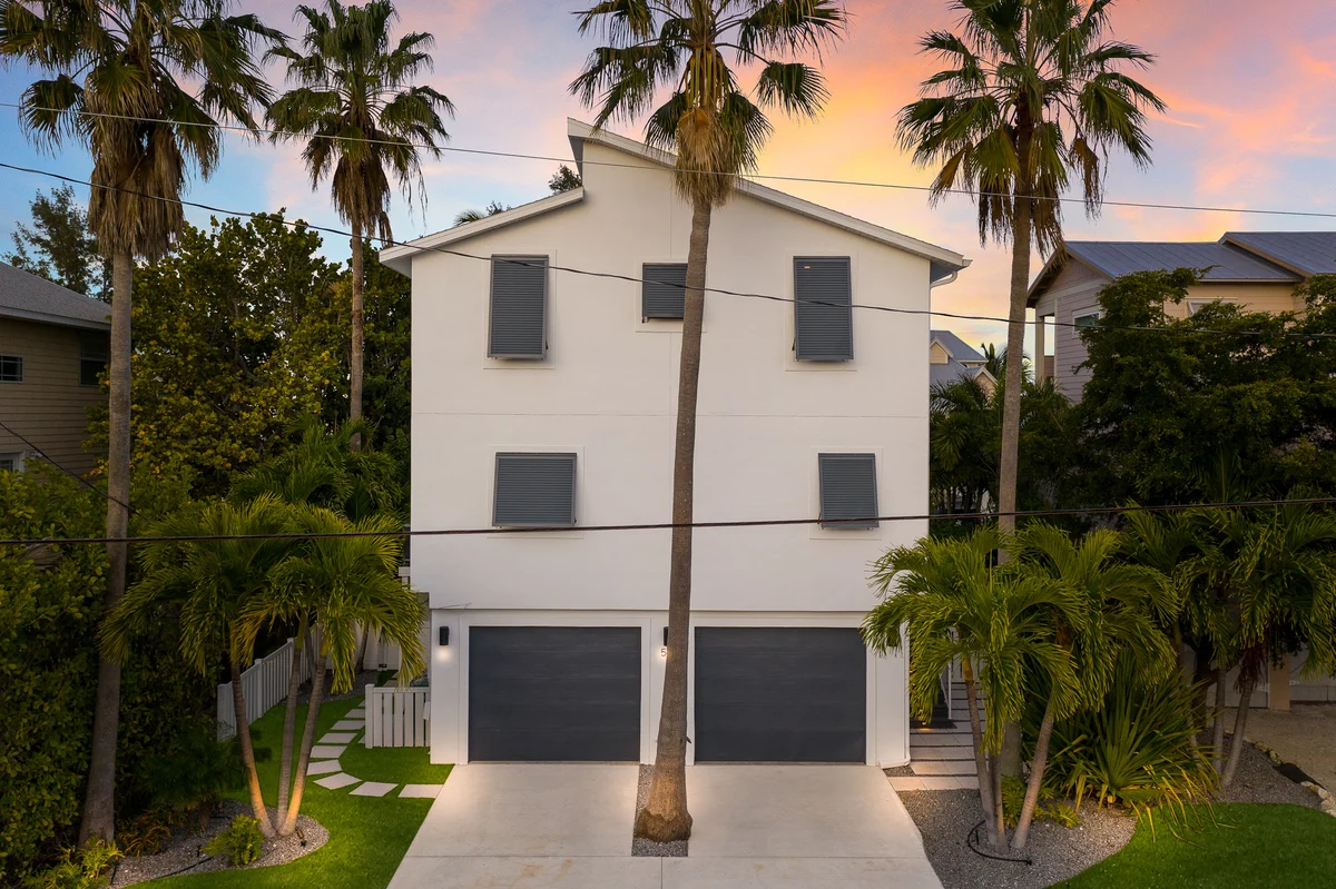 Coconut Palm Paradise #82