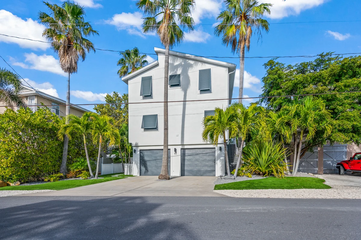 Coconut Palm Paradise #145