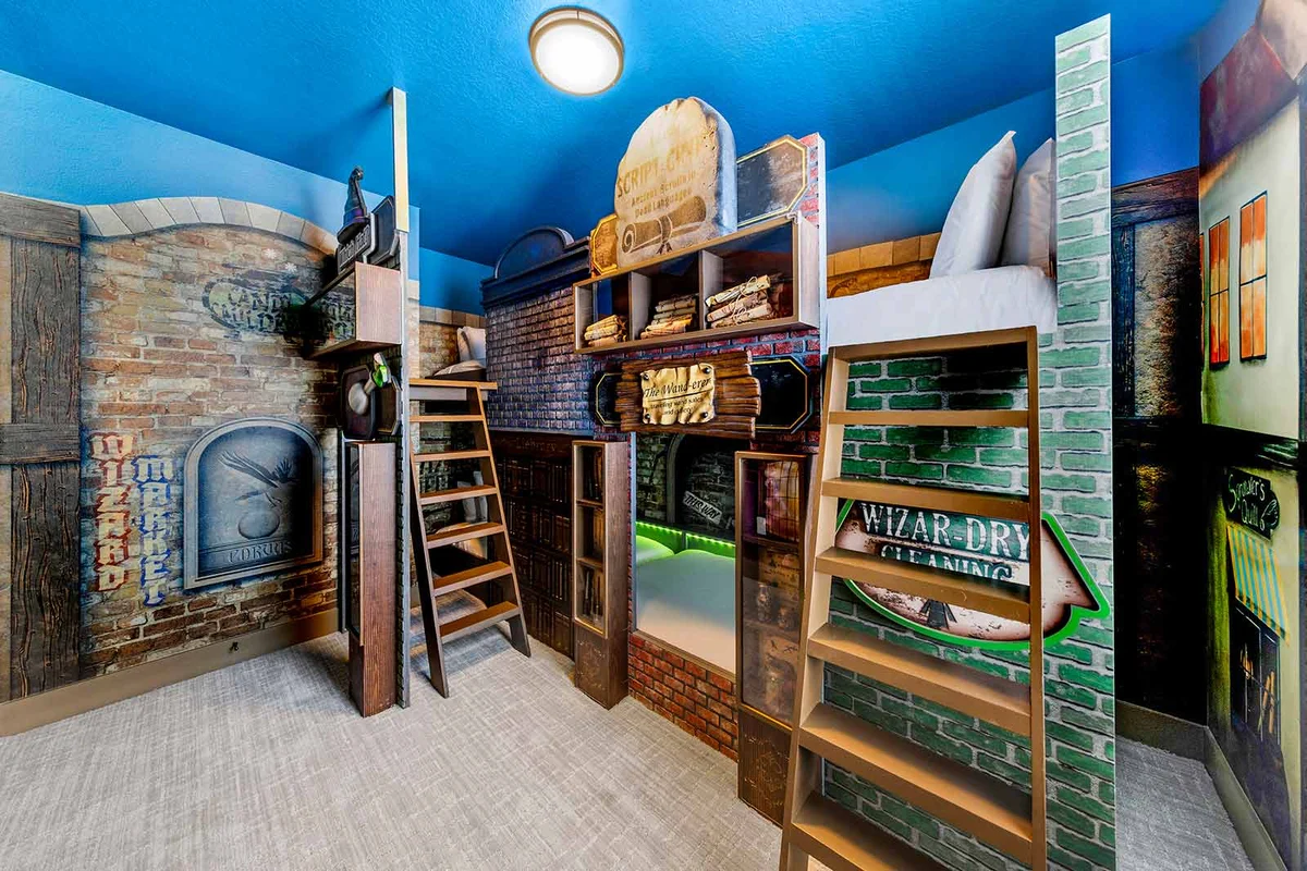 VOR5259AA: 7 Bed, Jungle Jamboree, Wizarding Wonderland, Gaming Nook #63