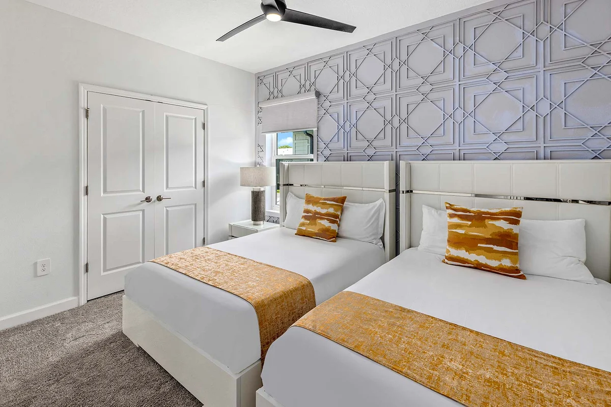 HI335SD: 6 bed, Pirate, Karaoke #62