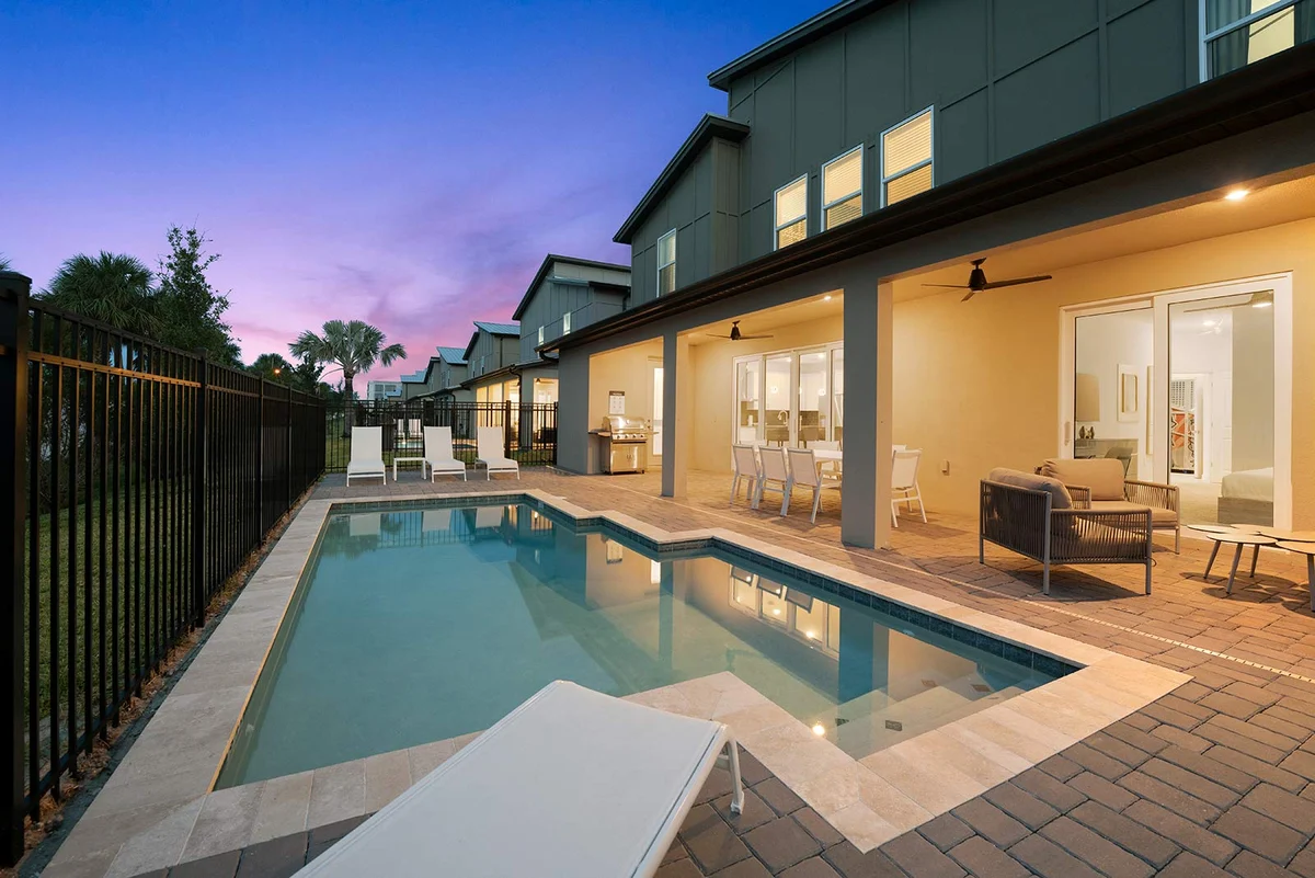 HI335SD: 6 bed, Pirate, Karaoke #77