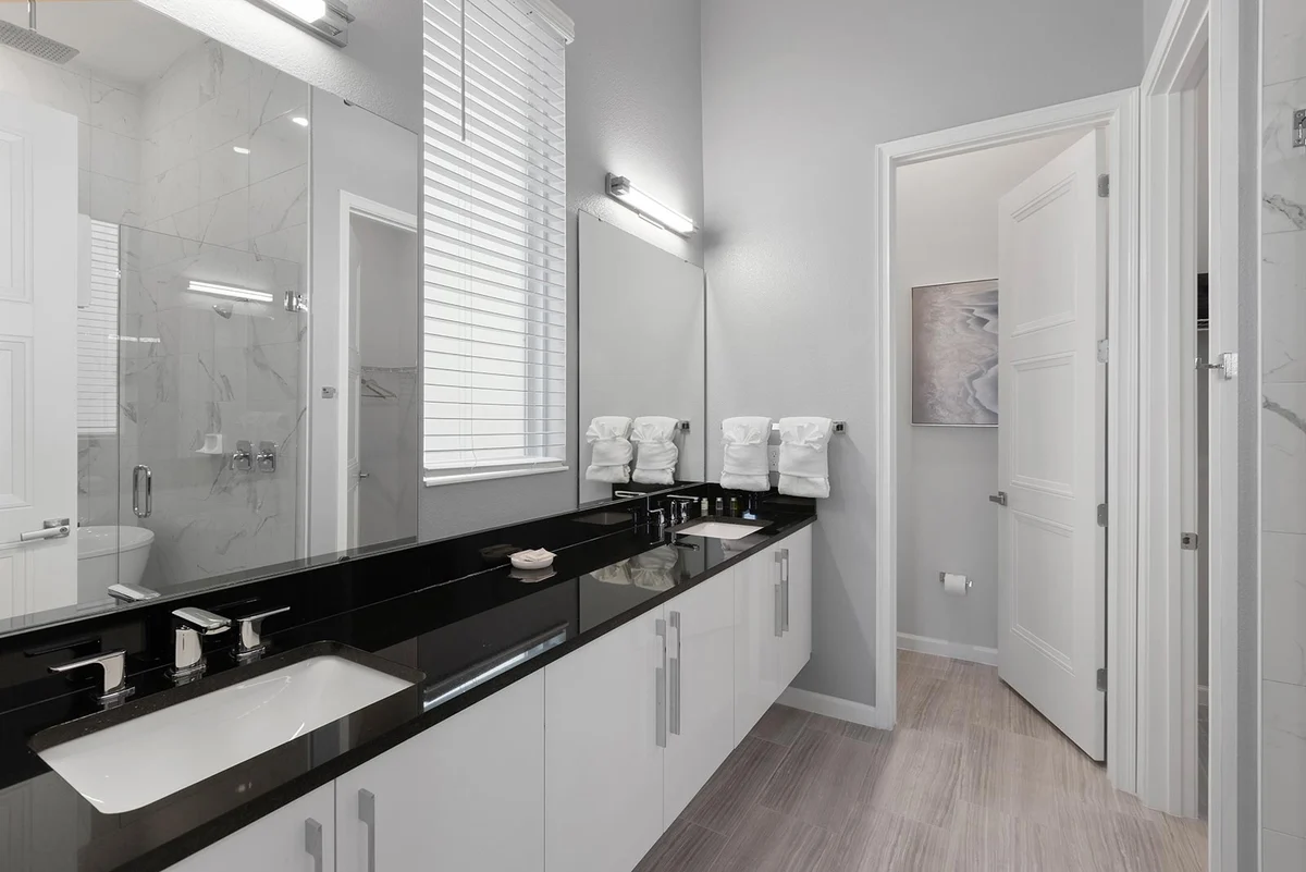 1676OB - 11 Bed - Stunning Speakeasy - ST034 #93