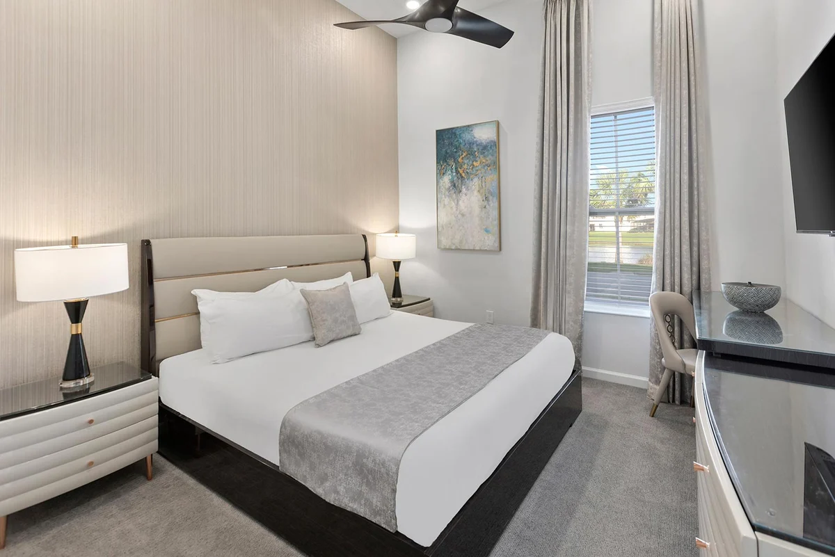 1676OB - 11 Bed - Stunning Speakeasy - ST034 #65