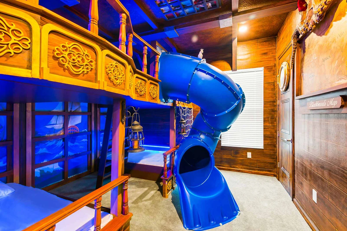 1782OB - 12 Bed - Playful Palace - ST064 #60