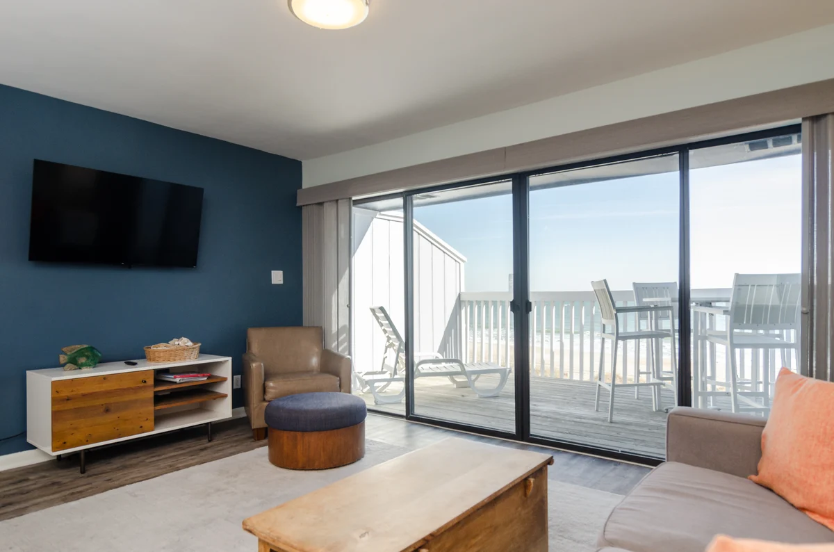 Condo in Carolina Beach property photo 2