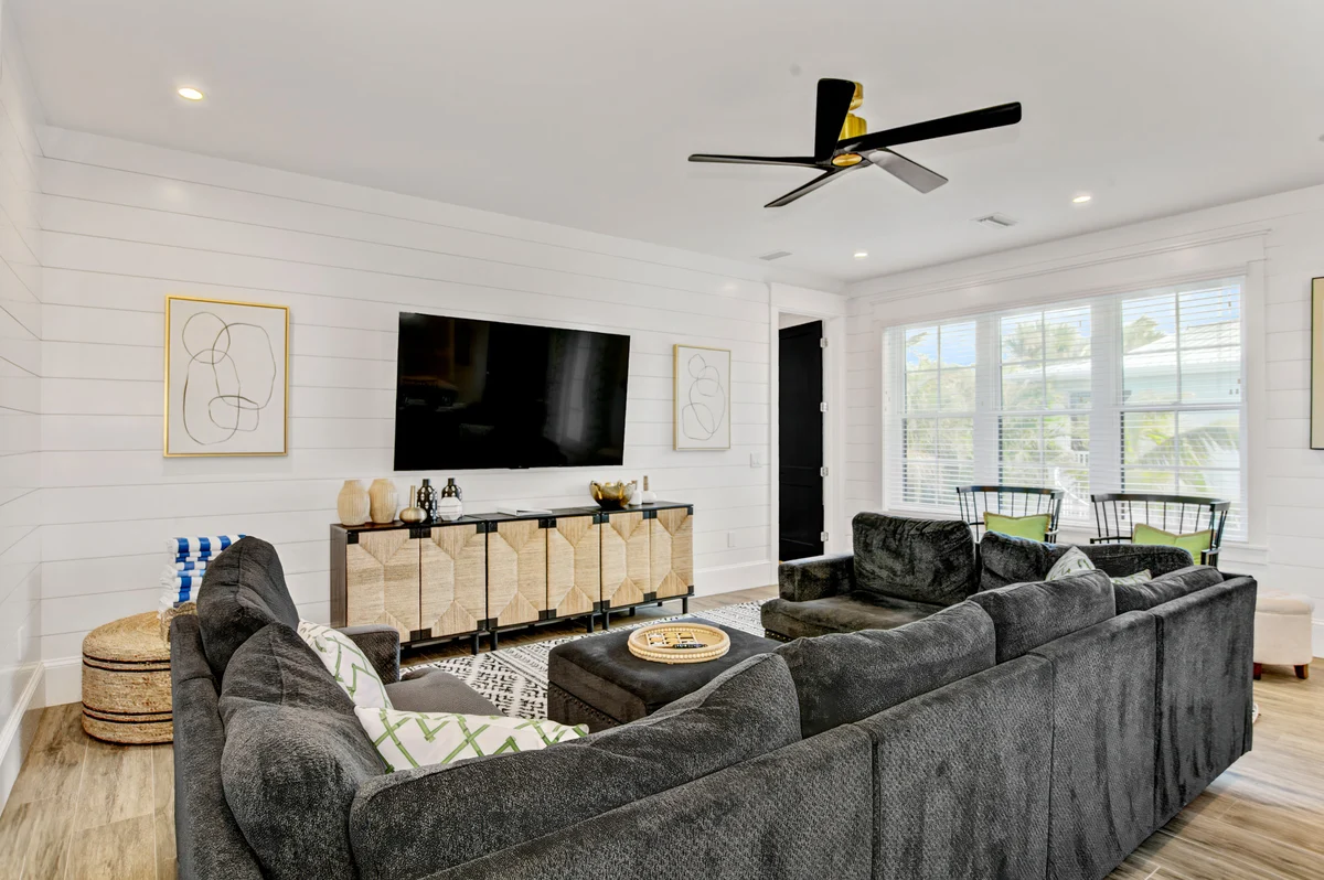 Cloud Nine on Pine #119