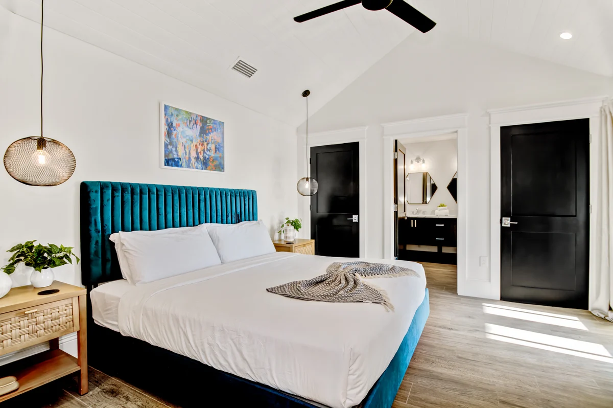 Cloud Nine on Pine #120