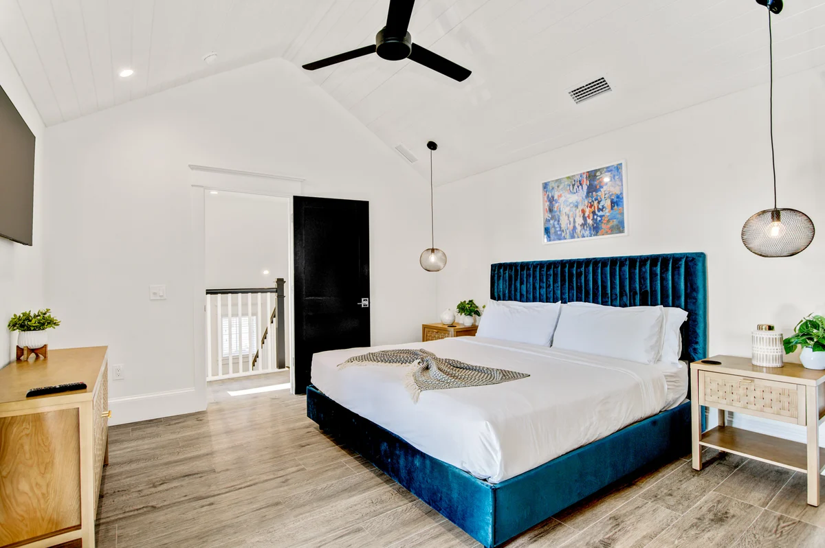 Cloud Nine on Pine #116