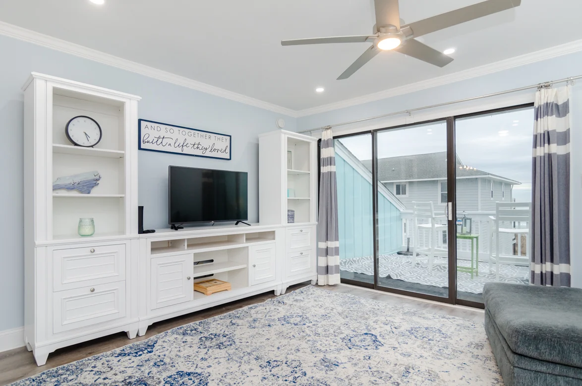 Condo in Carolina Beach property photo 3