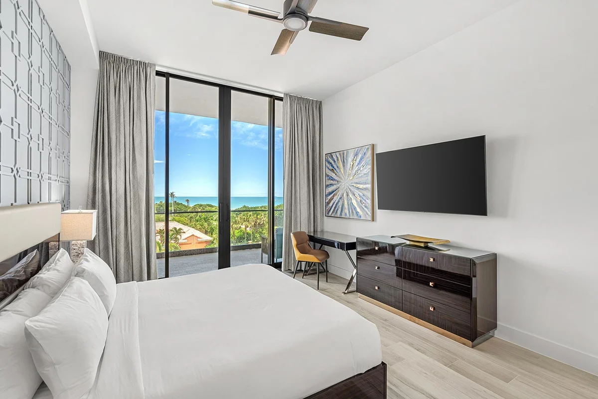 HI3031HL405: 3 bed, seascape #93
