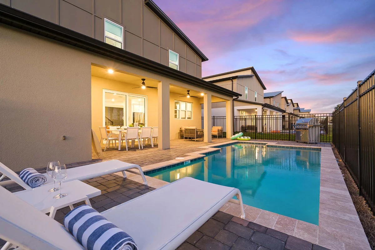 HI330SD: 5 bed, Under The Sea, Karaoke #47