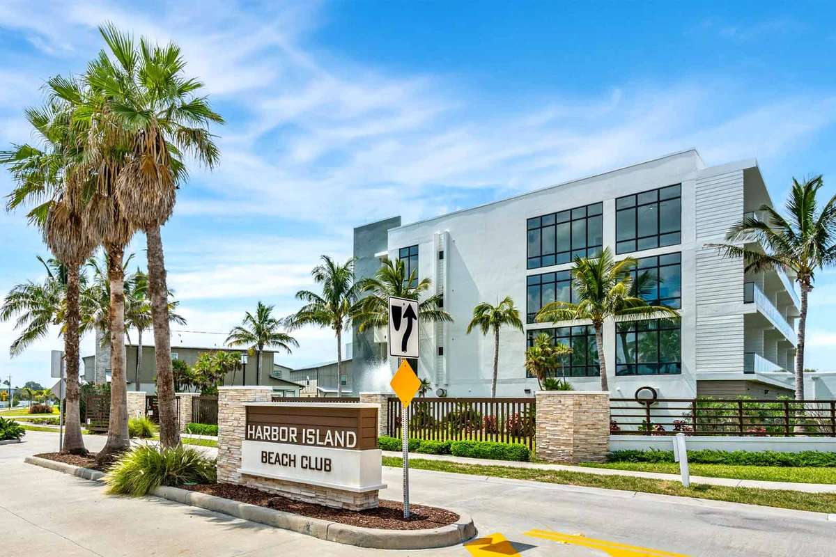 HI330SD: 5 bed, Under The Sea, Karaoke #57