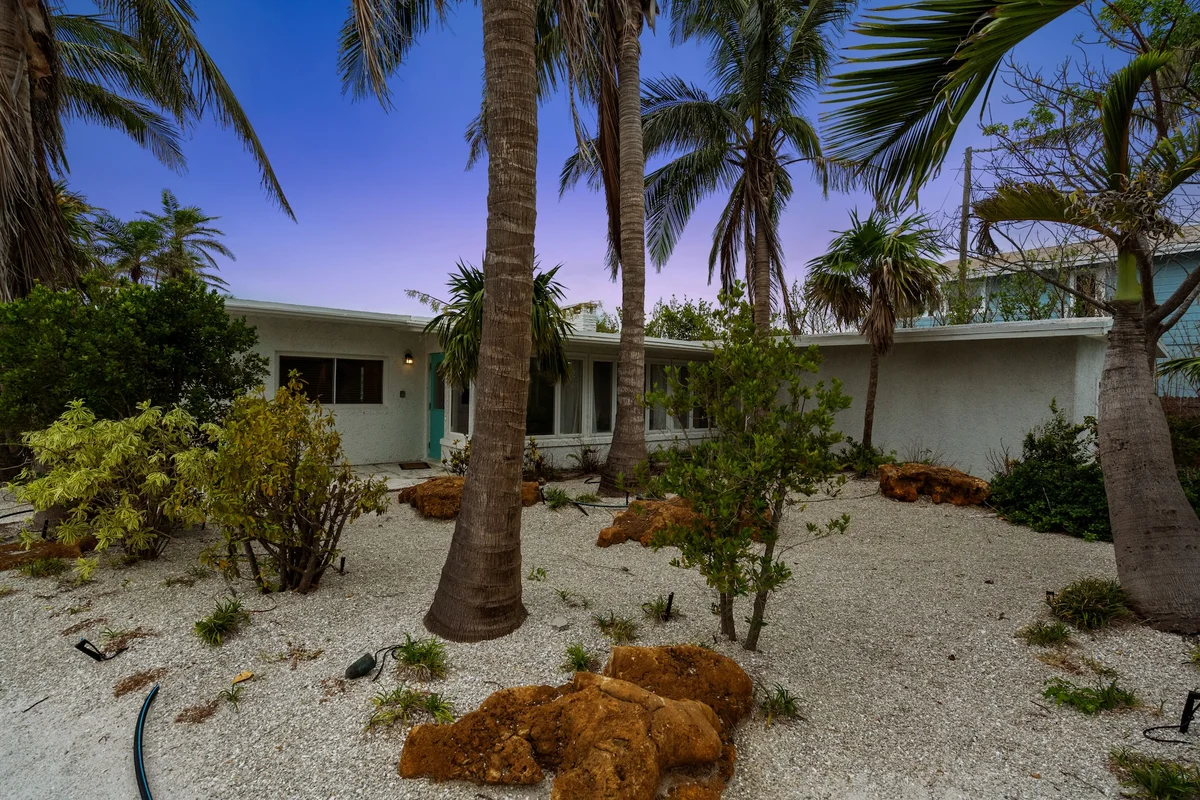 Beachfront Bungalow #106