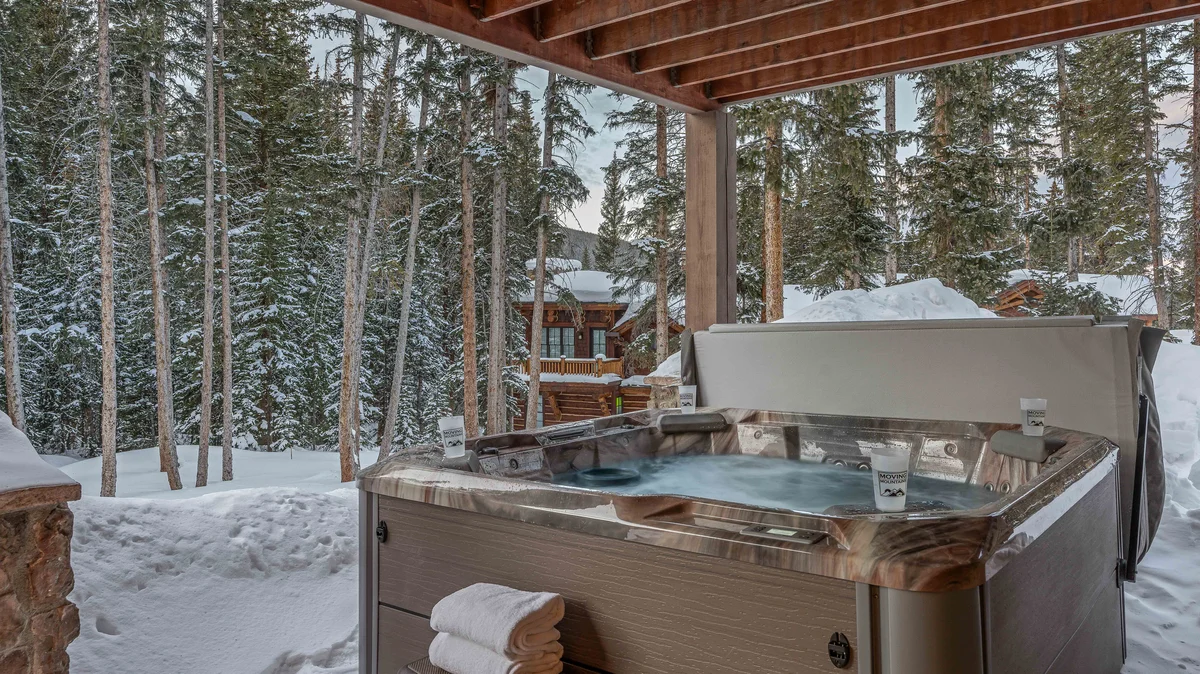 Starlit Pines Lodge property photo 3