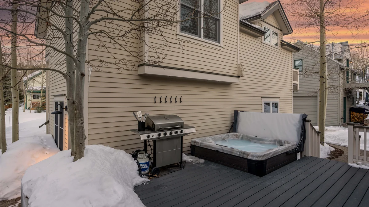 Lansdowne Chateau property photo 3