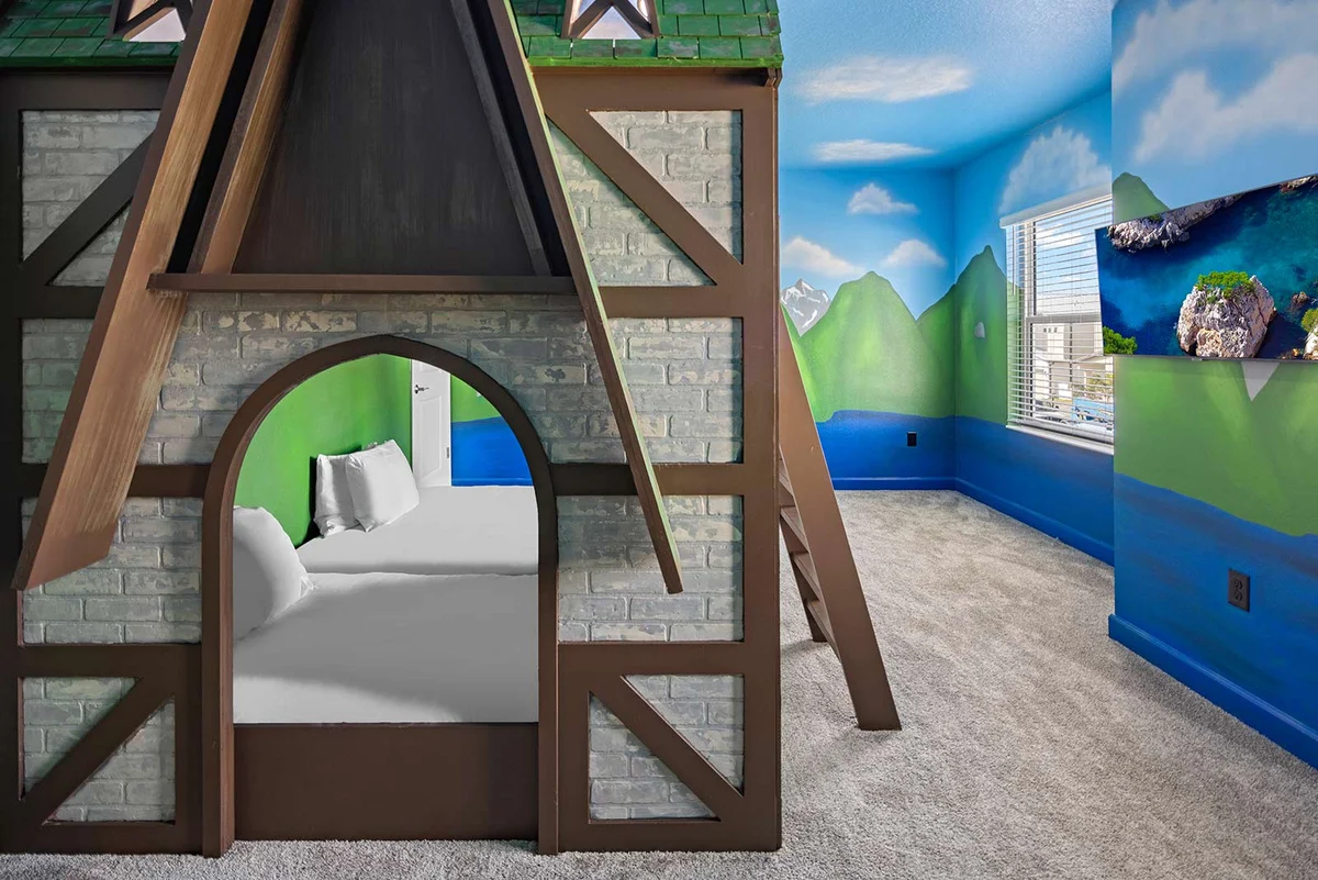 HI310SD: 5 bed, Storybook Village, Casino #100