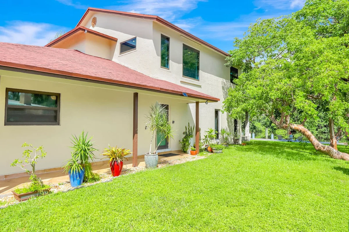Home in Fort Lauderdale property photo 5
