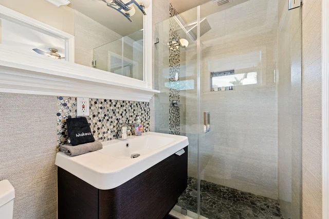 Bathroom 2 image 1