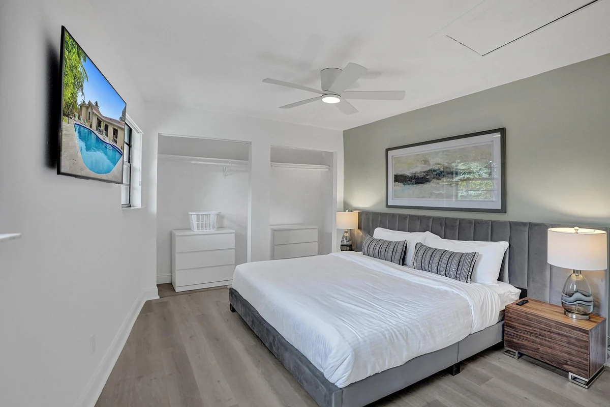 Bedroom 1 image 1