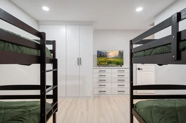 Bedroom 1 image 1