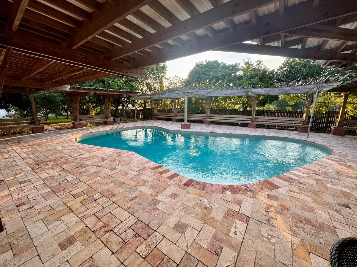 Home in coconut creek property photo 2