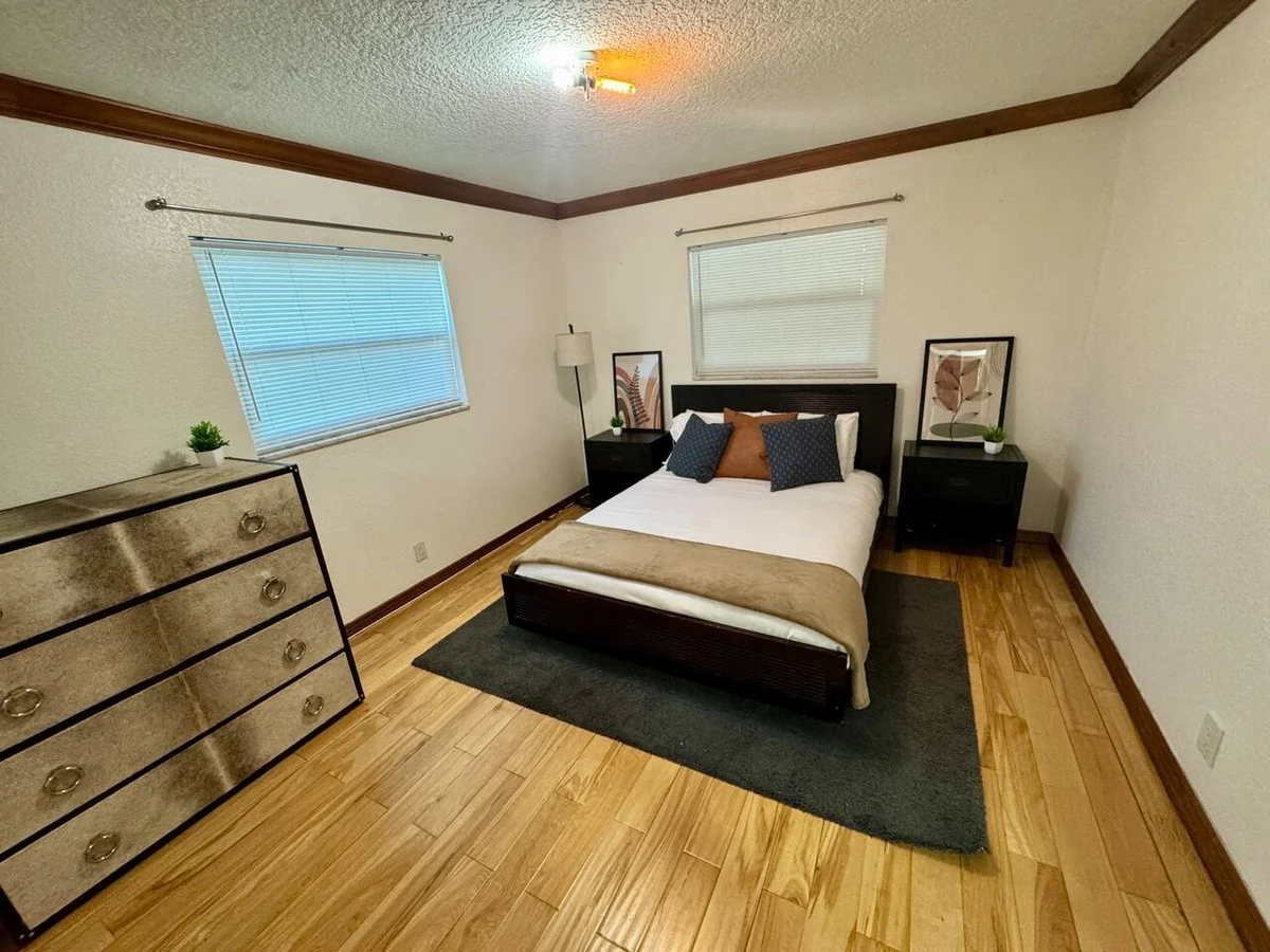 Bedroom 4 image 1
