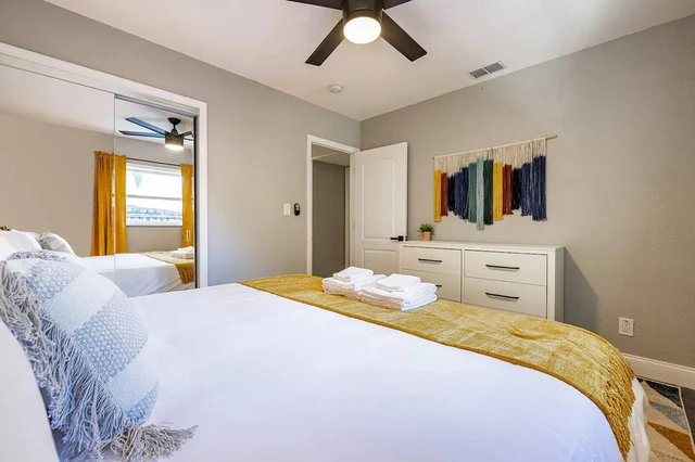Bedroom 3 image 1