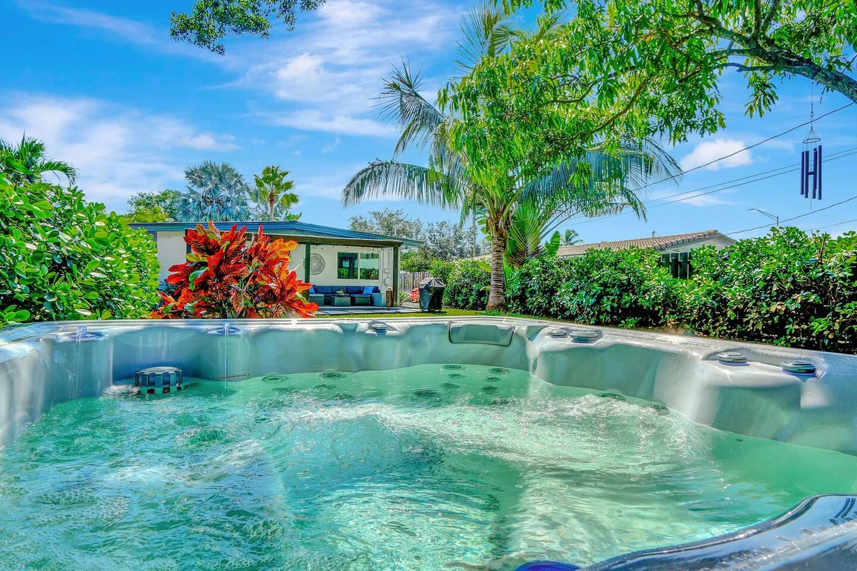 Home in Fort Lauderdale property photo 2