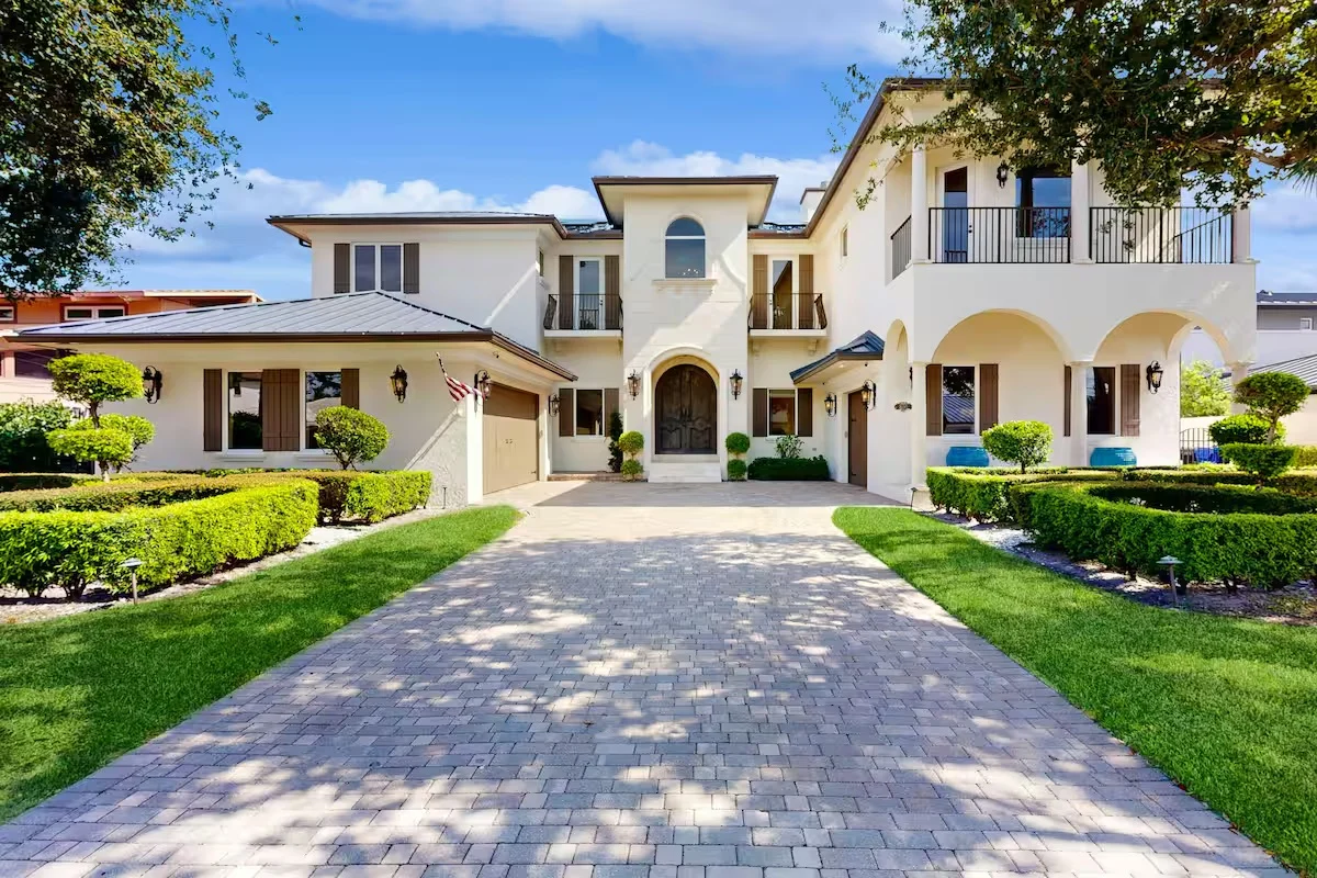 Home in Fort Lauderdale property photo 3